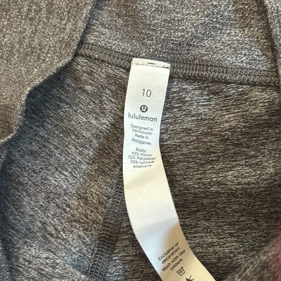 Lululemon Athletica Gray Leggings Matte Finish Mid-Calf 23 inch /align leggings - Picture 3 of 3